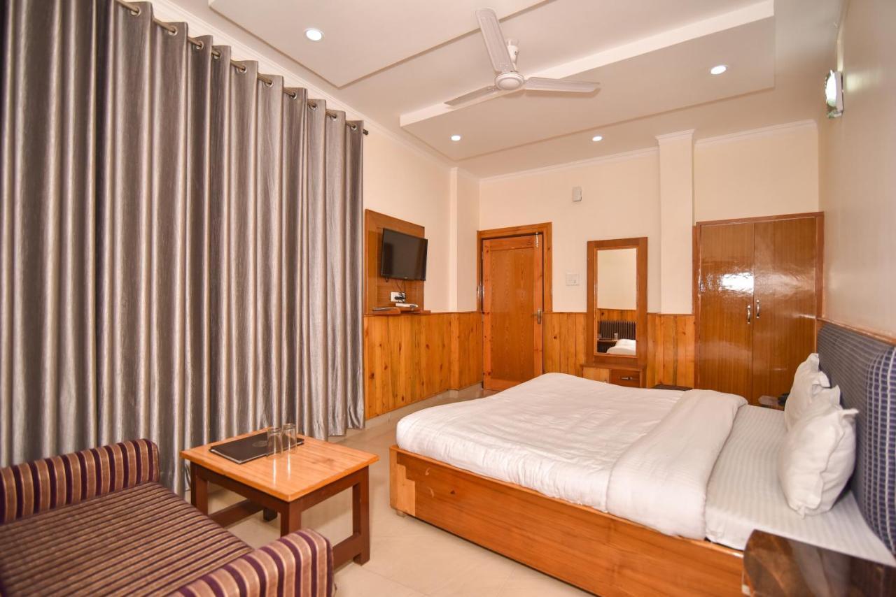 The Posh Hotel McLeod Ganj Exterior foto
